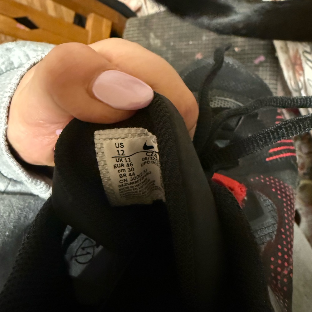 Nike Kyrie Flytrap V - image 4